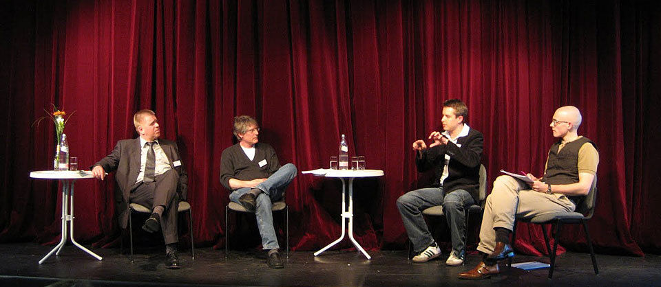 Die Podiumsdiskussion im vollen Gange.