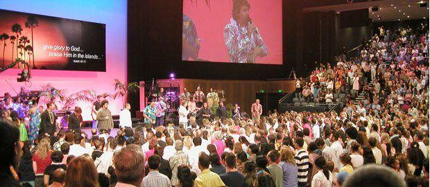 A regular weekly Hillsong Church service in Sydney - source: harmelings.com