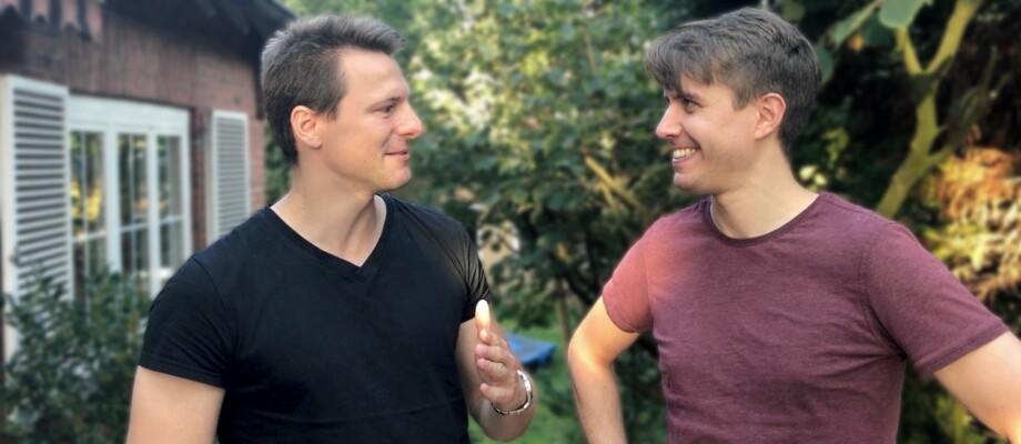 Mario L. (links) und Marc Tönsing (rechts) sprechen über Computerspiele