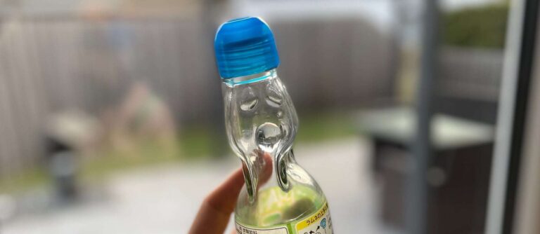 Ramune: Flasche mit eingeschlossener Kugel