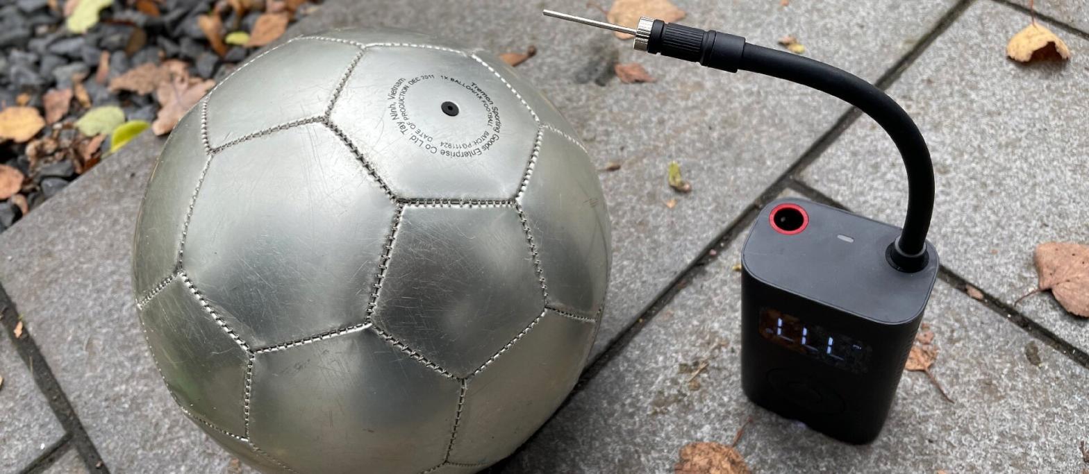Luftpumpe mit Akku für Autoreifen und Druckluftspray