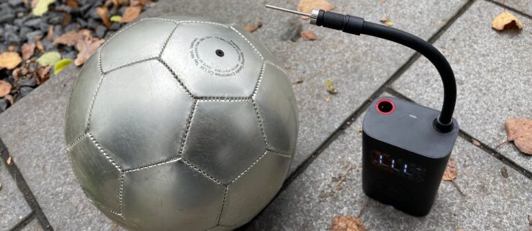 Luftpumpe mit Akku für Autoreifen und Druckluftspray