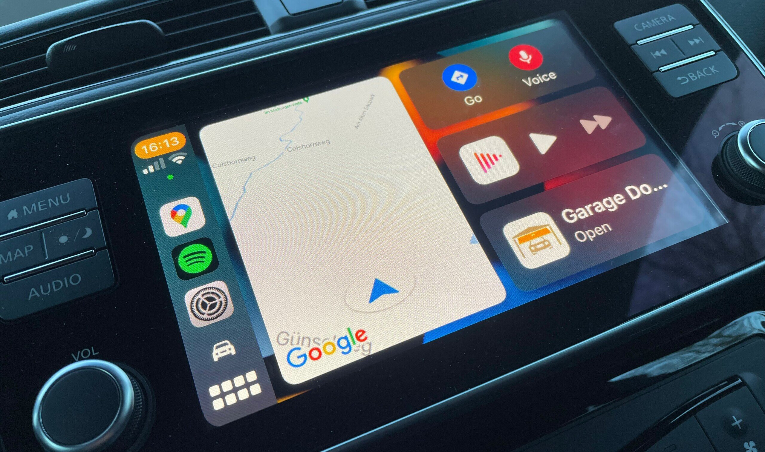 Apple Carplay mit dem Wifi Garagentor Öffner von Meross im Dashboard