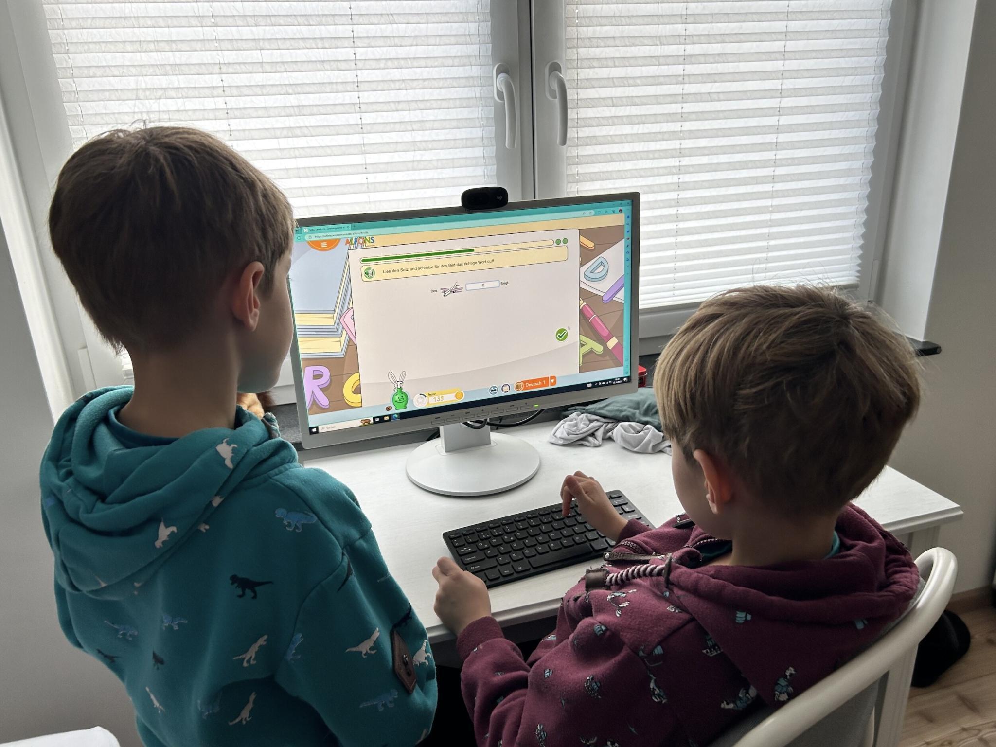 Grundschulkinder und Computer: Die Vorteile eines günstigen Windows-PCs