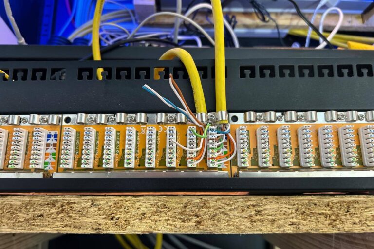 Ist das Gefrickel mit Netzwerkkabeln wirklich weltweiter Standard?!