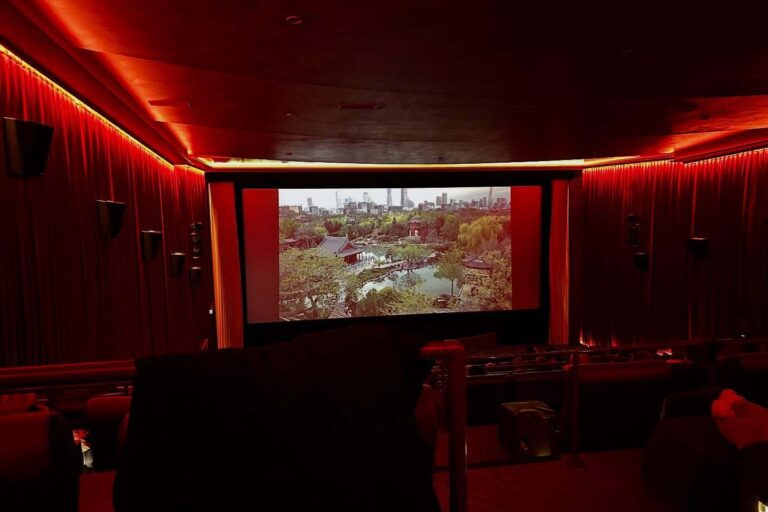 Für mich ist Kino ein Anachronismus und tot.
