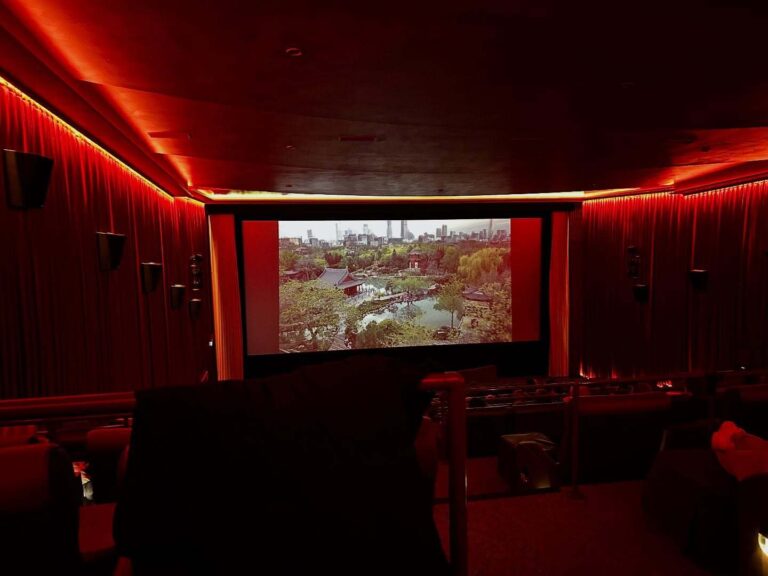 Für mich ist Kino ein Anachronismus und tot.