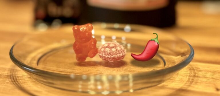 Scharfe Chili-Gummibärchen und feurige Bonbons