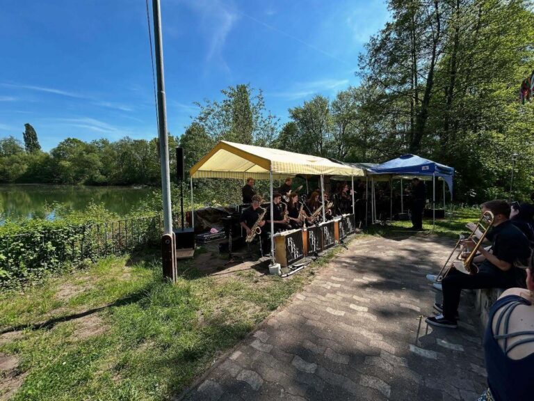 Live Music mit Big Band bei uns am Blauen See