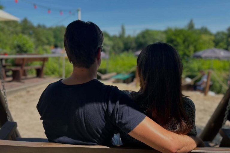 Wir zwei, unser blauer See und die Kinder