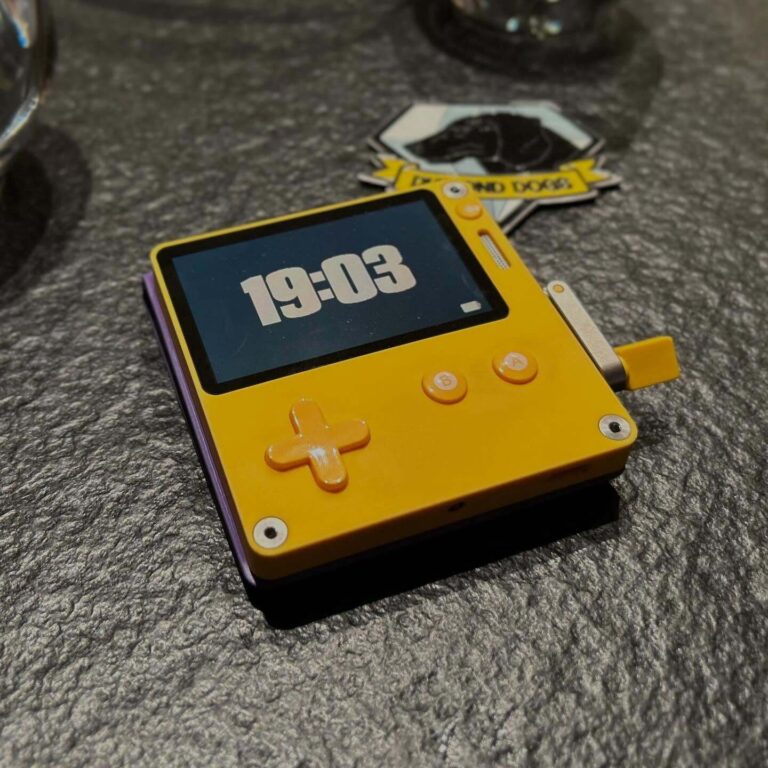 Mit der kleinen Kurbel ganz nach oben drehen