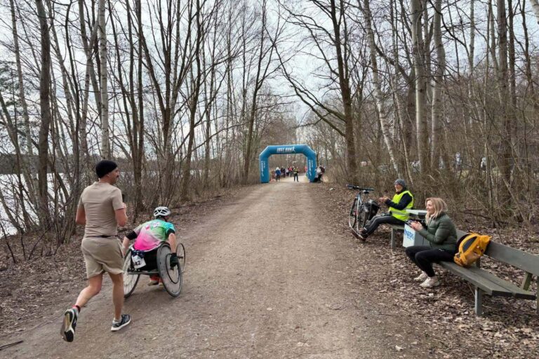 POV: Du willst entspannt laufen – und landest im Volkslauf.